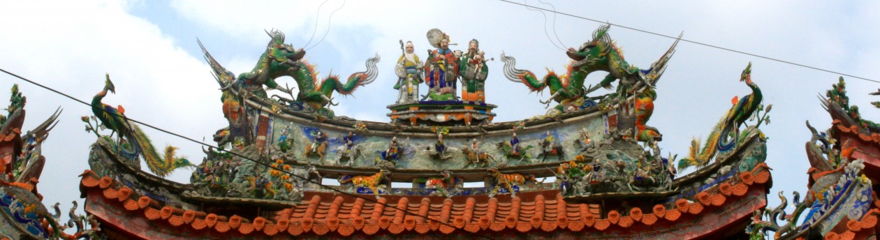 Meaning of temple statues being blindfolded? I looked it up years ago but  can't remember now.. : r/taiwan